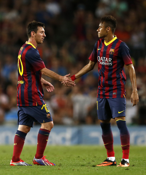 两人之间的 两人之间的